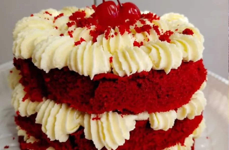 Bolo red velvet com creme